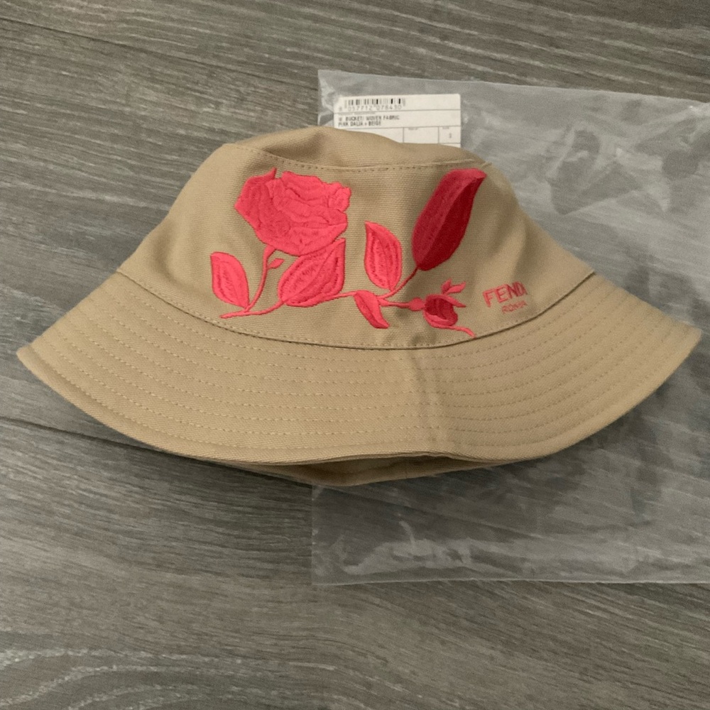 Fendi Women’s Cotton Bucket Hat Beige Pink 57cm  with Zip Pocket